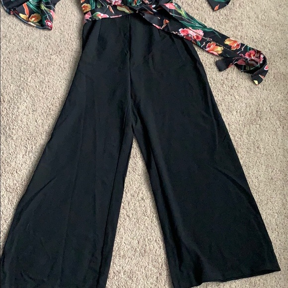 Wide leg floral jumpsuit - Picture 2 of 2